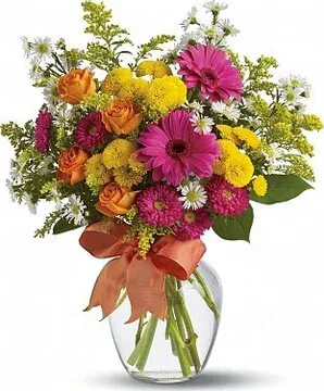 Bouquet with Seasonal Mixed Flowers, greenery and filler flowers. Suitable for Love, congratulations, birthdays, weddings, anniversaries and inaugurations.